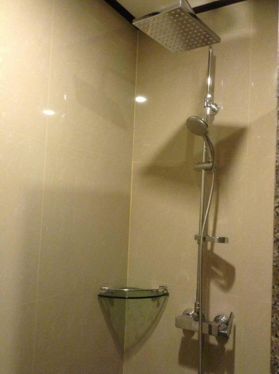 Hotel Kan Kanchanaburi Phòng bức ảnh