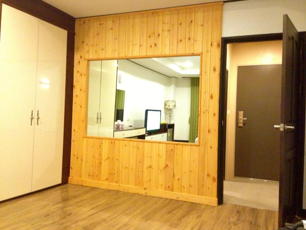 Hotel Kan Kanchanaburi Phòng bức ảnh